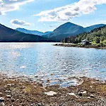 8 Person In Austefjorden
