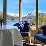 8 Person In Holiday home Austefjorden