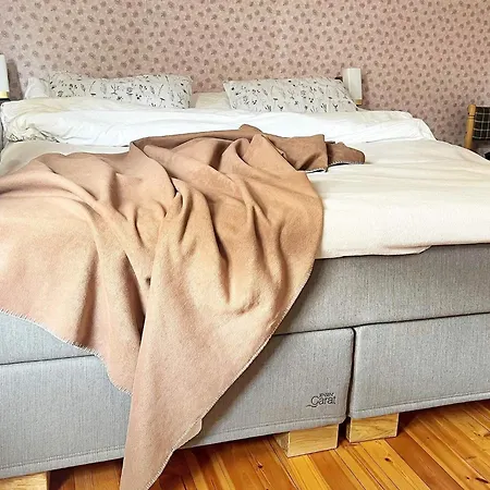 8 Person In Tatil Evi Austefjorden