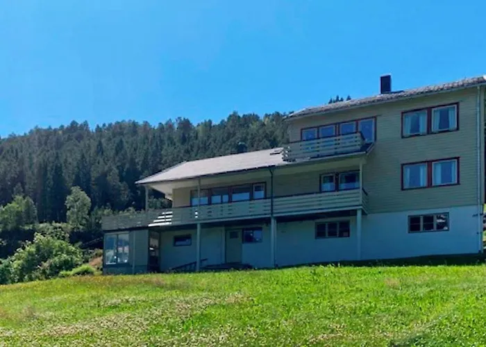 8 Person In Austefjorden