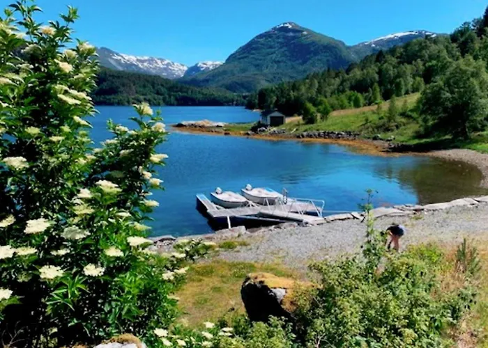 8 Person In Austefjorden