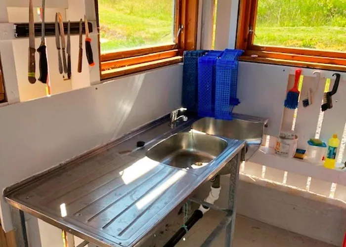 8 Person In * Austefjorden