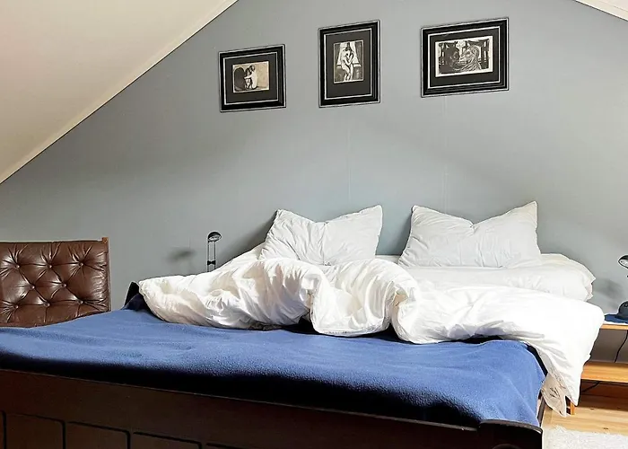 8 Person In Austefjorden